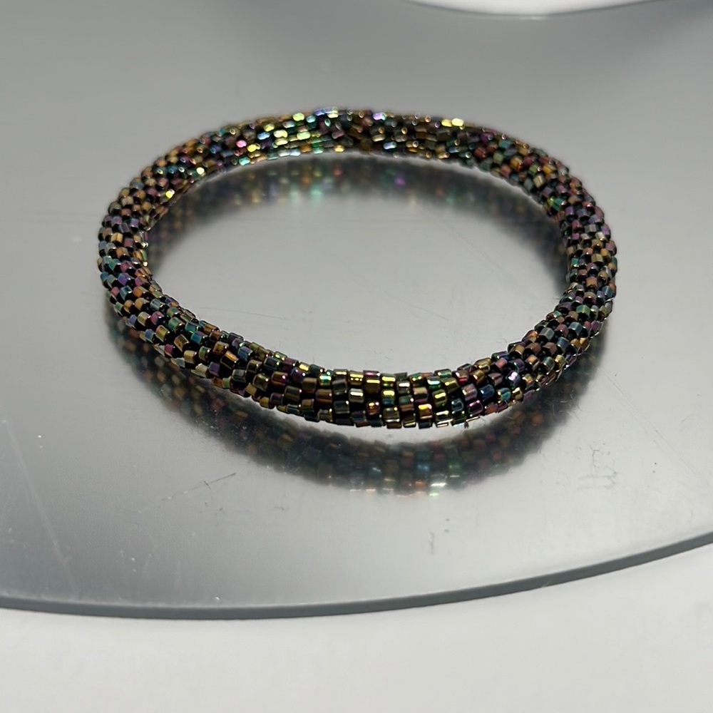 Sashka Elegant Iridescent Bracelet 8" - #390